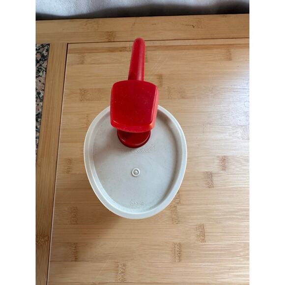 Vintage Tupperware 640-21 Ketchup Dispenser with Lid - Picture 2 of 3